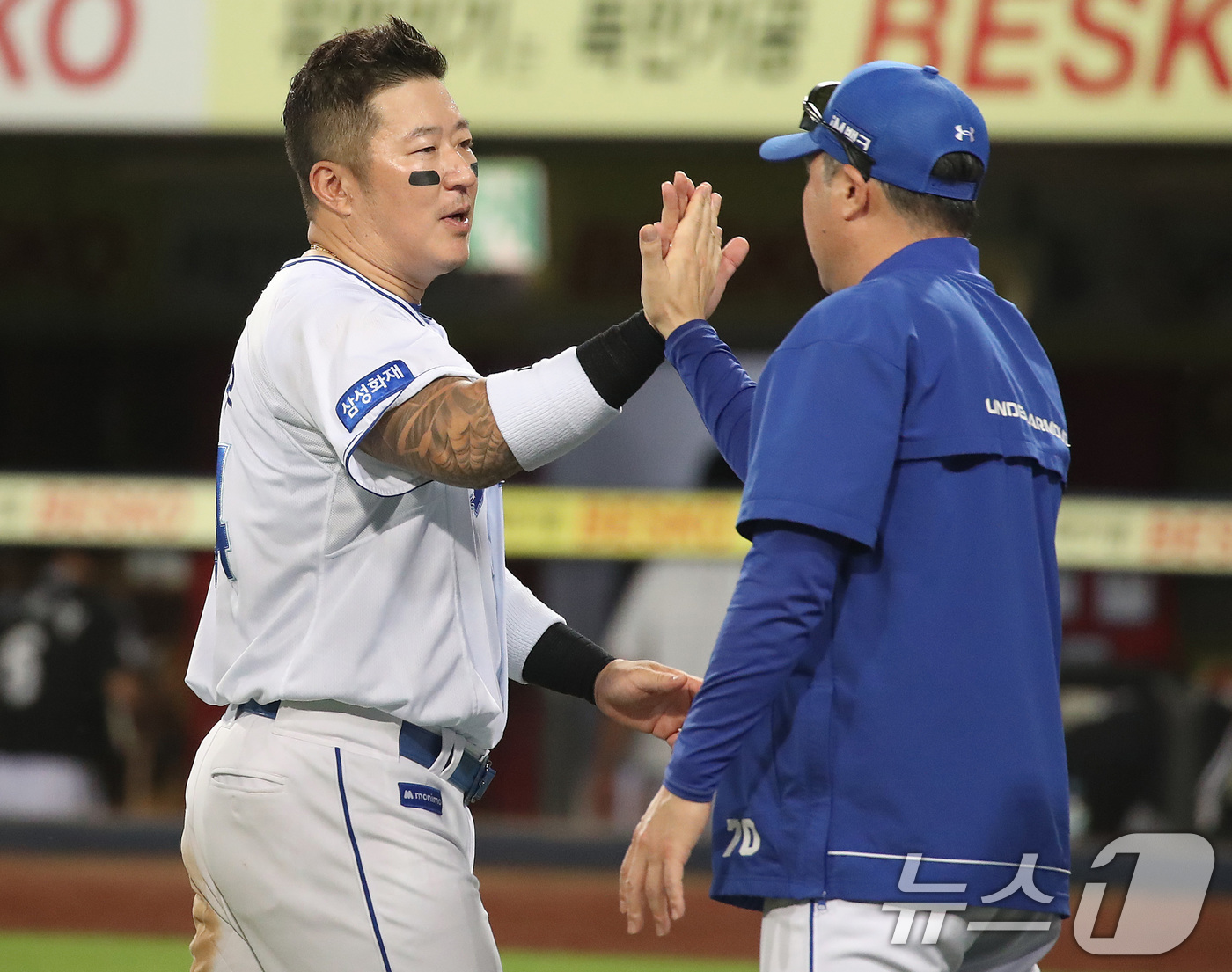 (대구=뉴스1) 공정식 기자 = 7일 오후 대구 삼성라이온즈파크에서 열린 프로야구 '2026 신한 SOL KBO리그' LG 트윈스와 삼성 라이온즈의 경기, 개인통산 1800타점을 …