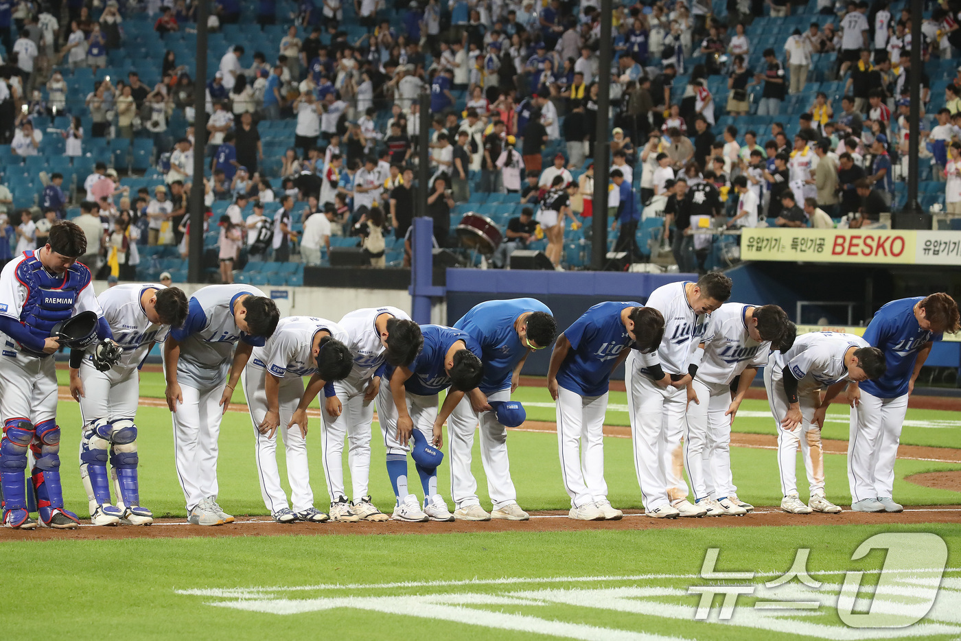 (대구=뉴스1) 공정식 기자 = 7일 오후 대구 삼성라이온즈파크에서 열린 프로야구 '2026 신한 SOL KBO리그' LG 트윈스와 삼성 라이온즈의 경기, 9 대 2 승리를 거두며 …