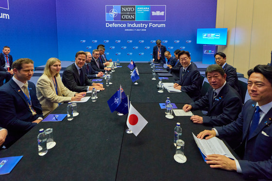 NATO 소인수 회담 참석한 이재명 대통령