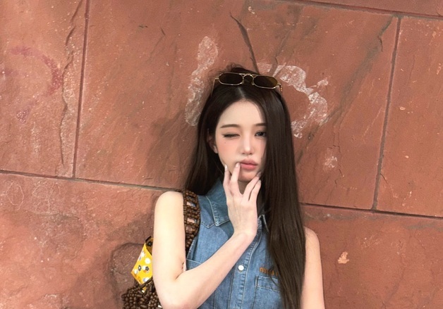 장원영, 크롭티 속 복근 '눈길'…힙한 분위기도 찰떡인 미모 [N샷]