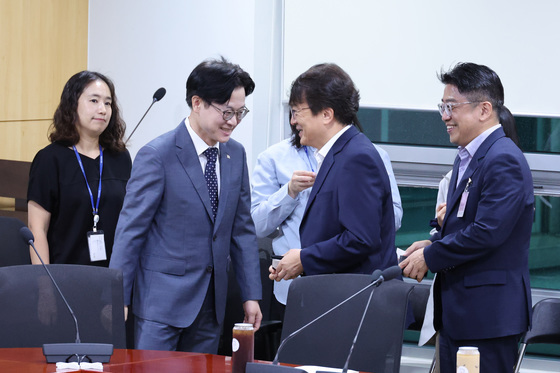 당정 대화하는 김정관 장관