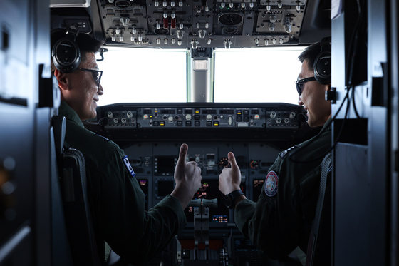 연합 대잠전 훈련하는 해상초계기 P-8A