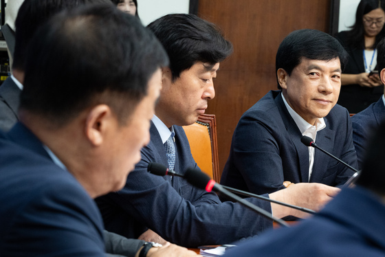 김영진, 이성윤 연일 김민석 공격에 "심판이 특정 선수 낙선운동 부적절"