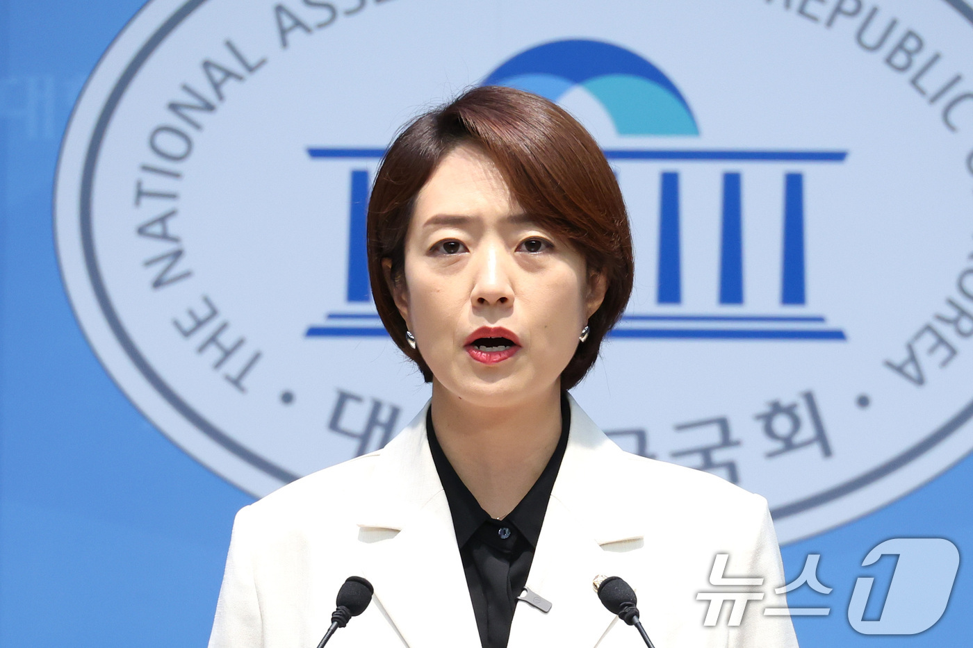 (서울=뉴스1) 신웅수 기자 = 고민정 더불어민주당 의원이 8일 서울 여의도 국회 소통관에서 당대표 출마 기자회견을 하고 있다. 2026.7.8/뉴스1
