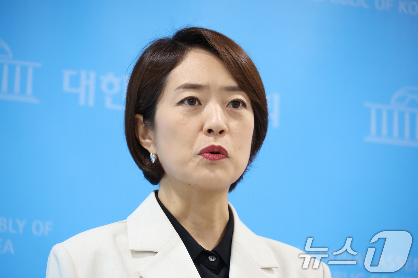 (서울=뉴스1) 신웅수 기자 = 고민정 더불어민주당 의원이 8일 서울 여의도 국회 소통관에서 당대표 출마 기자회견을 하고 있다. 2026.7.8/뉴스1