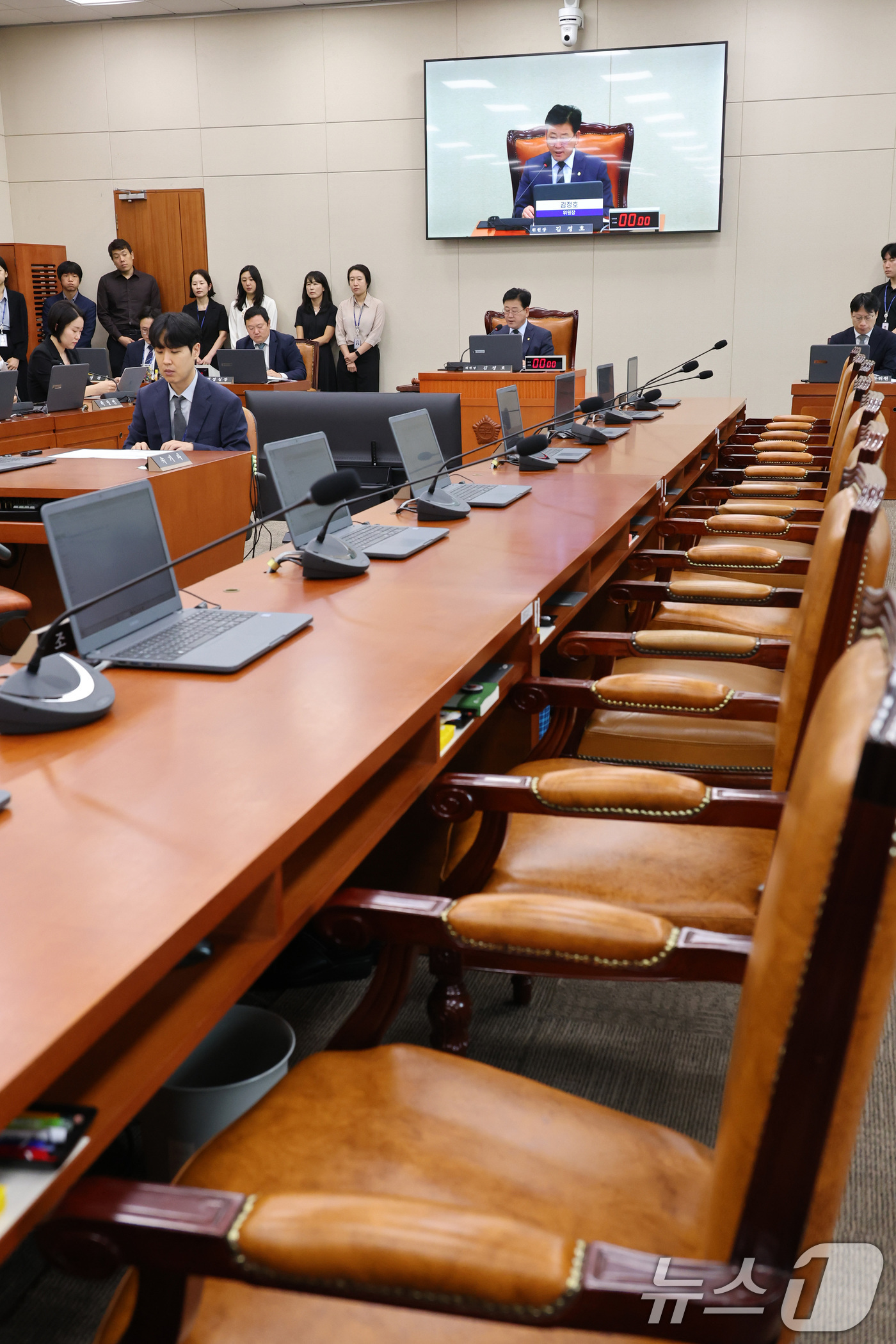(서울=뉴스1) 신웅수 기자 = 김정호 위원장이 8일 서울 여의도 국회에서 열린 기후에너지환경노동위원회 전체회의를 주재하고 있다. 2026.7.8/뉴스1