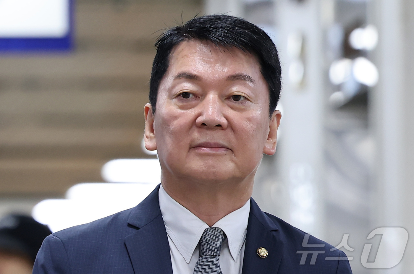 (서울=뉴스1) 김성진 기자 = 안철수 국민의힘 의원이 8일 서울 서초구 서울중앙지방법원에서 열린 12·3 비상계엄 당시 국회의 계엄 해제 표결을 방해한 혐의를 받는 추경호 대구시 …