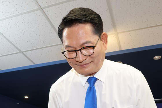 출마선언 마치고 인사하는 송영길 전 대표