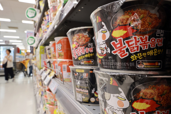 "글로벌 휩쓴 'K-라면' 파워"…고용 늘고 연봉도 늘었다