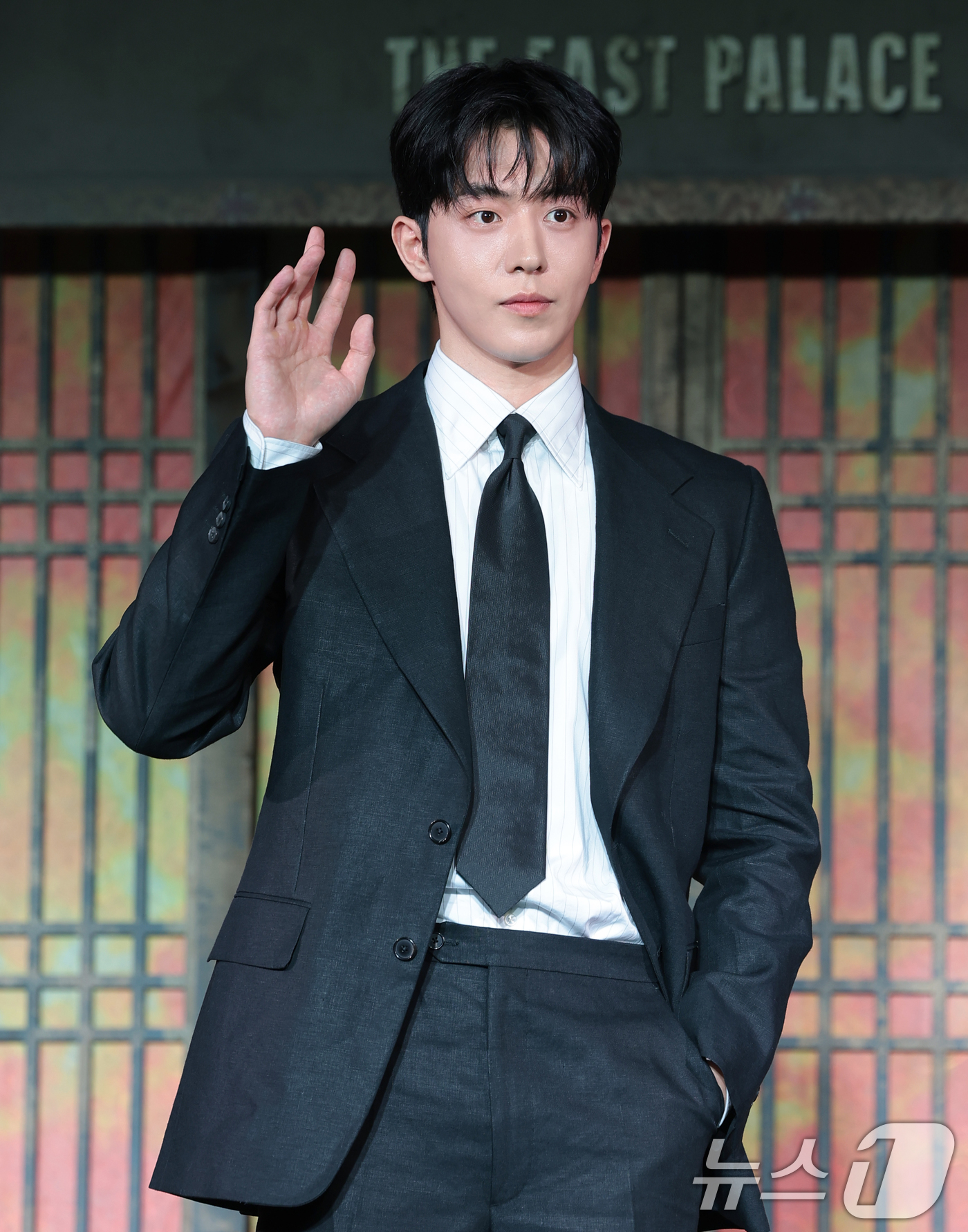 (서울=뉴스1) 권현진 기자 = 배우 남주혁이 8일 서울 영등포구 페어몬트 앰배서더 서울에서 열린 넷플릭스 시리즈 '동궁' 제작발표회에서 포즈를 취하고 있다.'동궁'은 귀(⻤)의 …