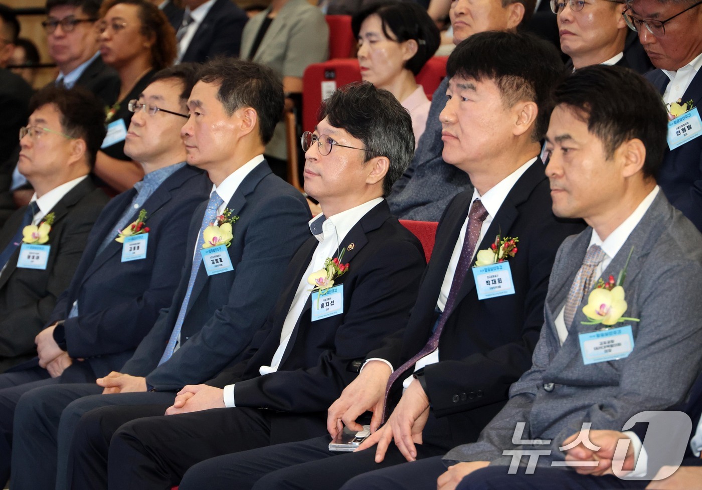 (서울=뉴스1) 공항사진기자단 = 홍지선 국토교통부 2차관과 박재희 한국공항공사 사장직무대행, 김범호 인천공항공사 사장직무대행이 8일 서울 강서구 항공박물관에서 열린 제2회 항공보 …