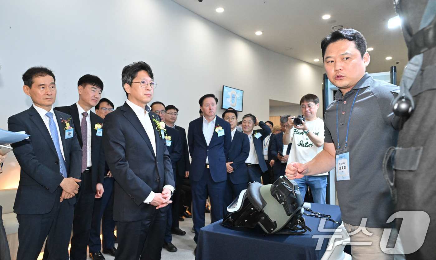 (서울=뉴스1) 공항사진기자단 = 홍지선 국토교통부 2차관과 박재희 한국공항공사 사장직무대행, 김범호 인천공항공사 사장직무대행이 8일 오전 서울 강서구 항공박물관에서 열린 제2회 …