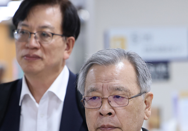 법정 향하는 박영수 전 특검
