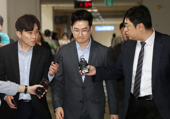 '테러 자작극 의혹' 정이한 전 부산시장 후보 구속…유치장 수감