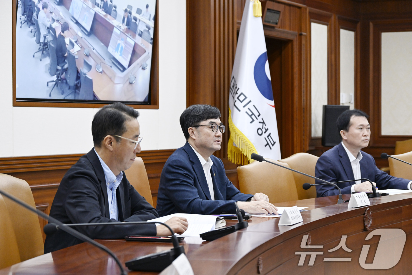(서울=뉴스1) = 임기근 기획예산처 차관이 8일 오후 서울 종로구 정부서울청사에서 열린 '제13차 재정집행 점검회의'를 주재하고 있다. (기획예산처 제공. 재판매 및 DB금지) …