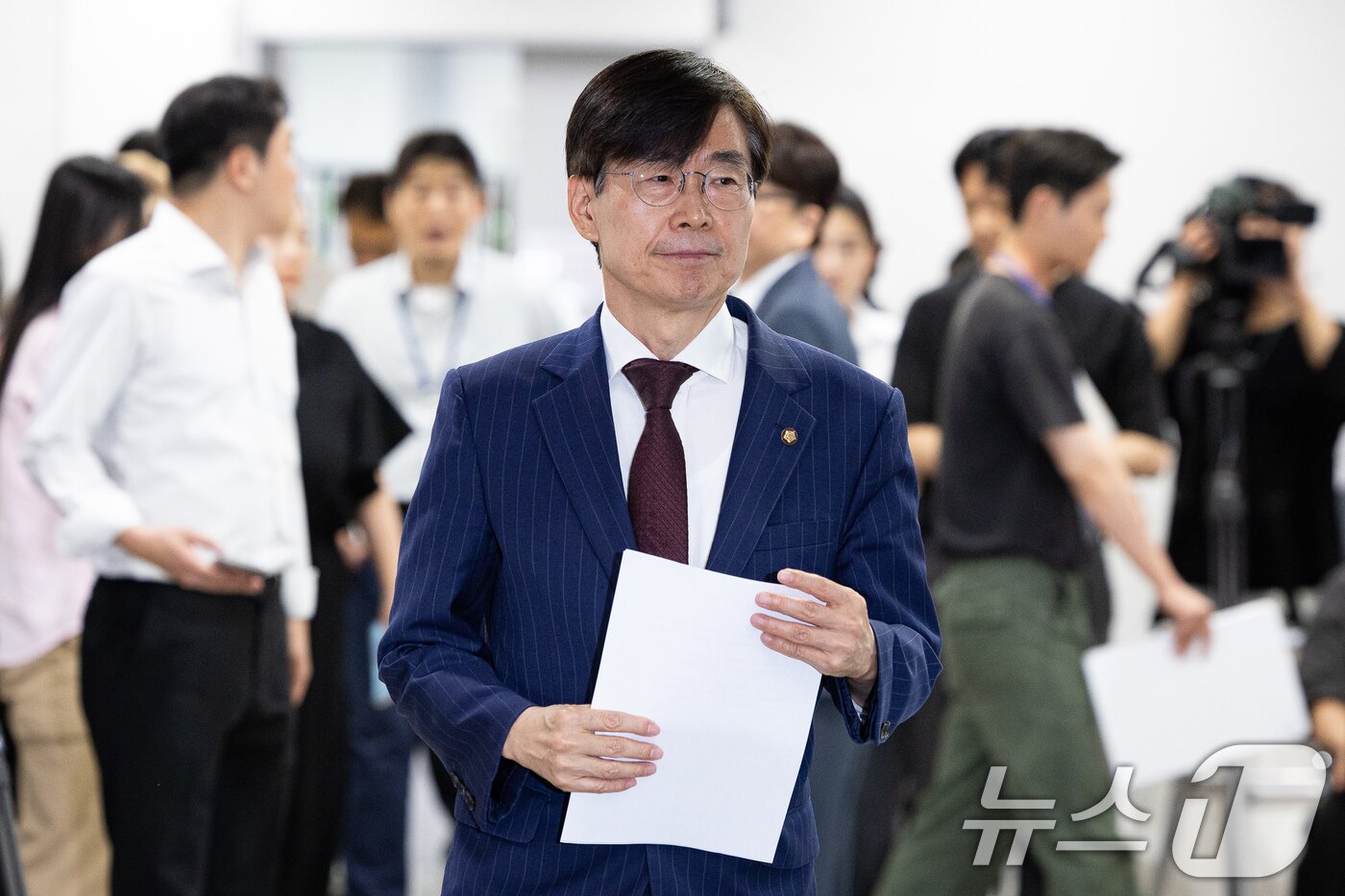 본문 이미지 - 조경태 국민의힘 의원이 8일 서울 여의도 국회 소통관에서 당 윤리위원회의 장동혁 대표 제명·출당 요구 기자회견에 참석하고 있다. 2026.7.8 ⓒ 뉴스1 유승관 기자