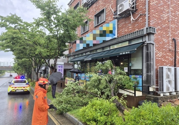 전북 밤사이 최대 200㎜ 더 온다…10개 지역 호우주의보는 해제(종합)