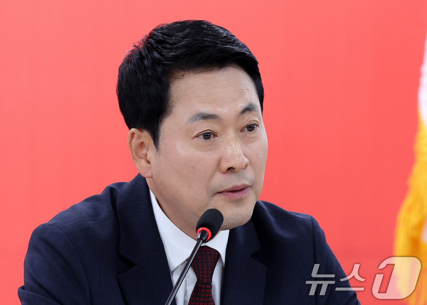 (인천=뉴스1) 박지혜 기자 = 장동혁 국민의힘 대표가 8일 오후 인천 남동구 국민의힘 인천광역시당에서 열린 ‘6·3 참정권 박탈 사태 인천·수도권 청년 단체 간담회’에서 모두 발 …