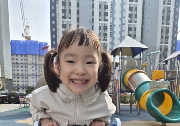 쌍둥이 동생에 사랑 넘치던 5살 유나, 3명에 새 삶 주고 하늘로