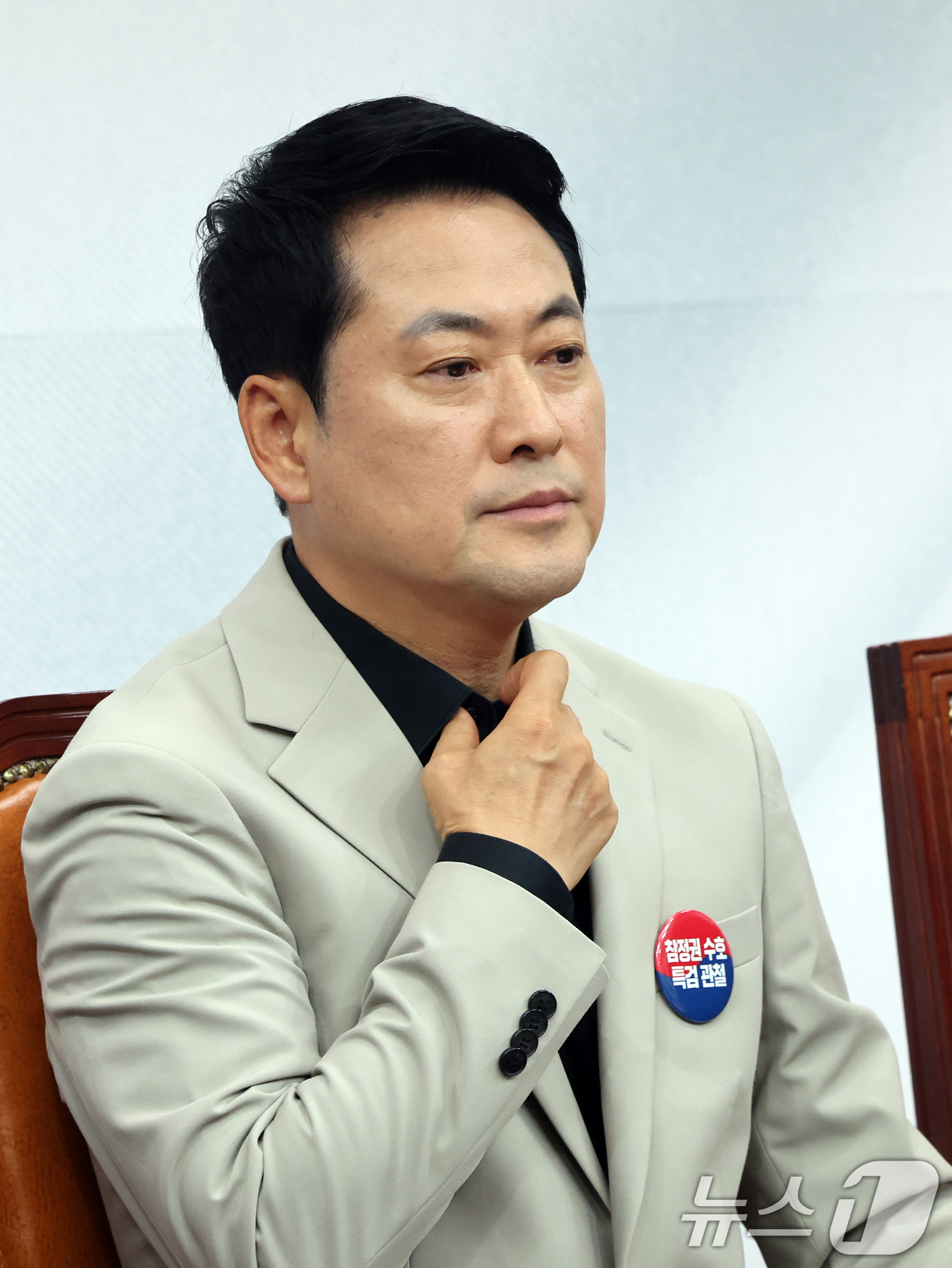 (서울=뉴스1) 황기선 기자 = 장동혁 국민의힘 대표가 9일 오전 서울 여의도 국회에서 열린 최고위원회의에서 생각에 잠겨 있다.  2026.7.9/뉴스1
