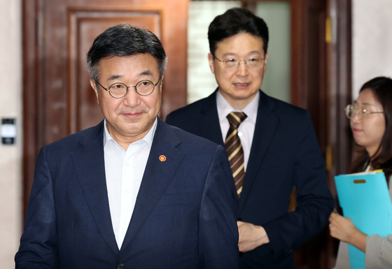 윤호중 "올여름 들어 가장 많은 비…위험 징후 땐 주민 즉시 대피"