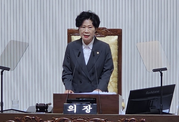 진주시의회 박미경 의장 선출…부의장은 강길선
