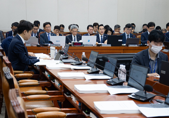 국민의힘은 어디에?