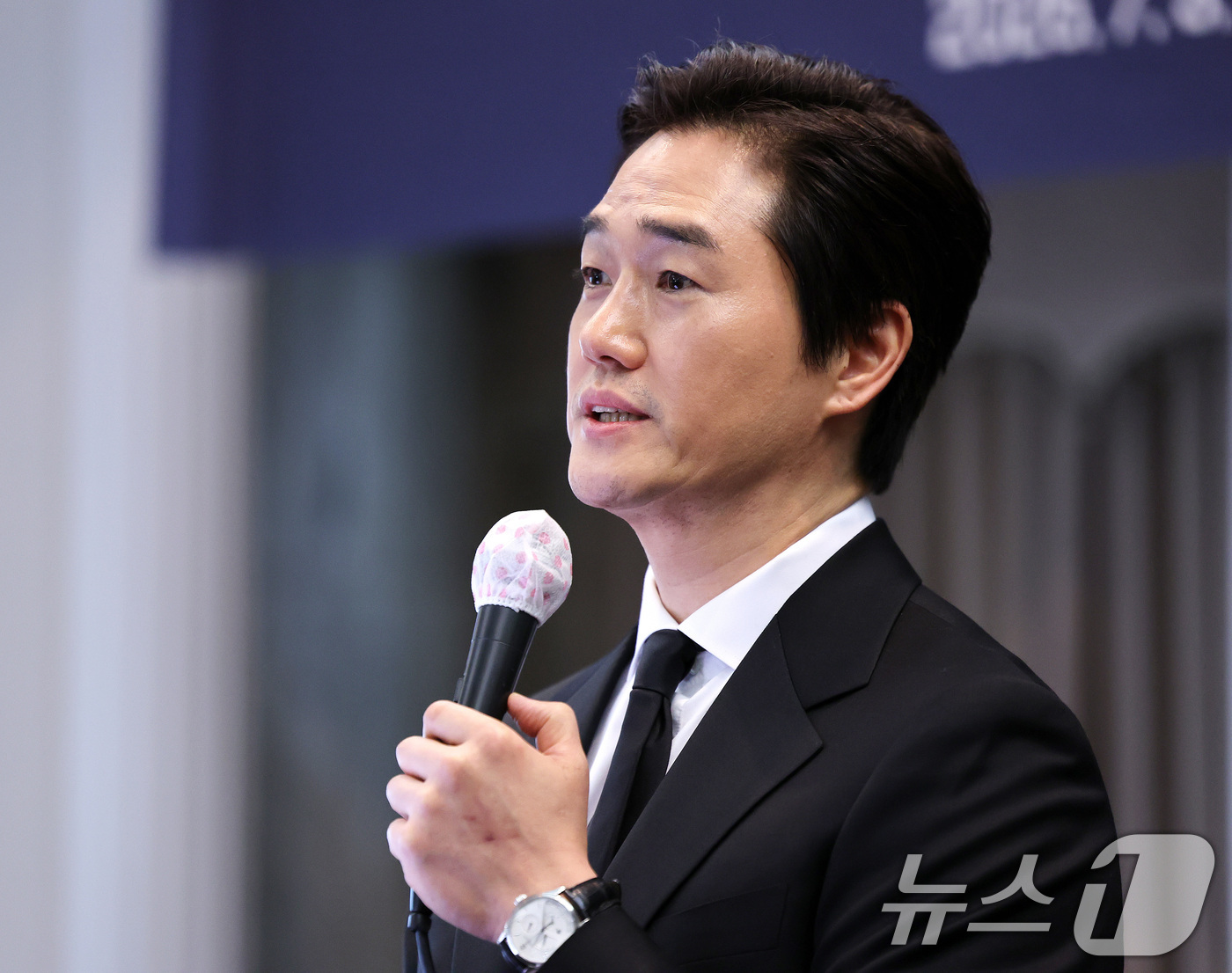(서울=뉴스1) 박지혜 기자 = 9일 서울 중구 프레스센터에서 열린 2026 부산세계도서관정보대회(WLIC) 기자간담회 및 홍보대사 위촉식에서 홍보대사로 위촉된 배우 유지태가 인사 …