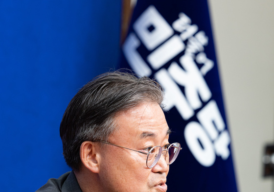 與전당대회 준비위원회 회의 결과 브리핑하는 이연희 의원