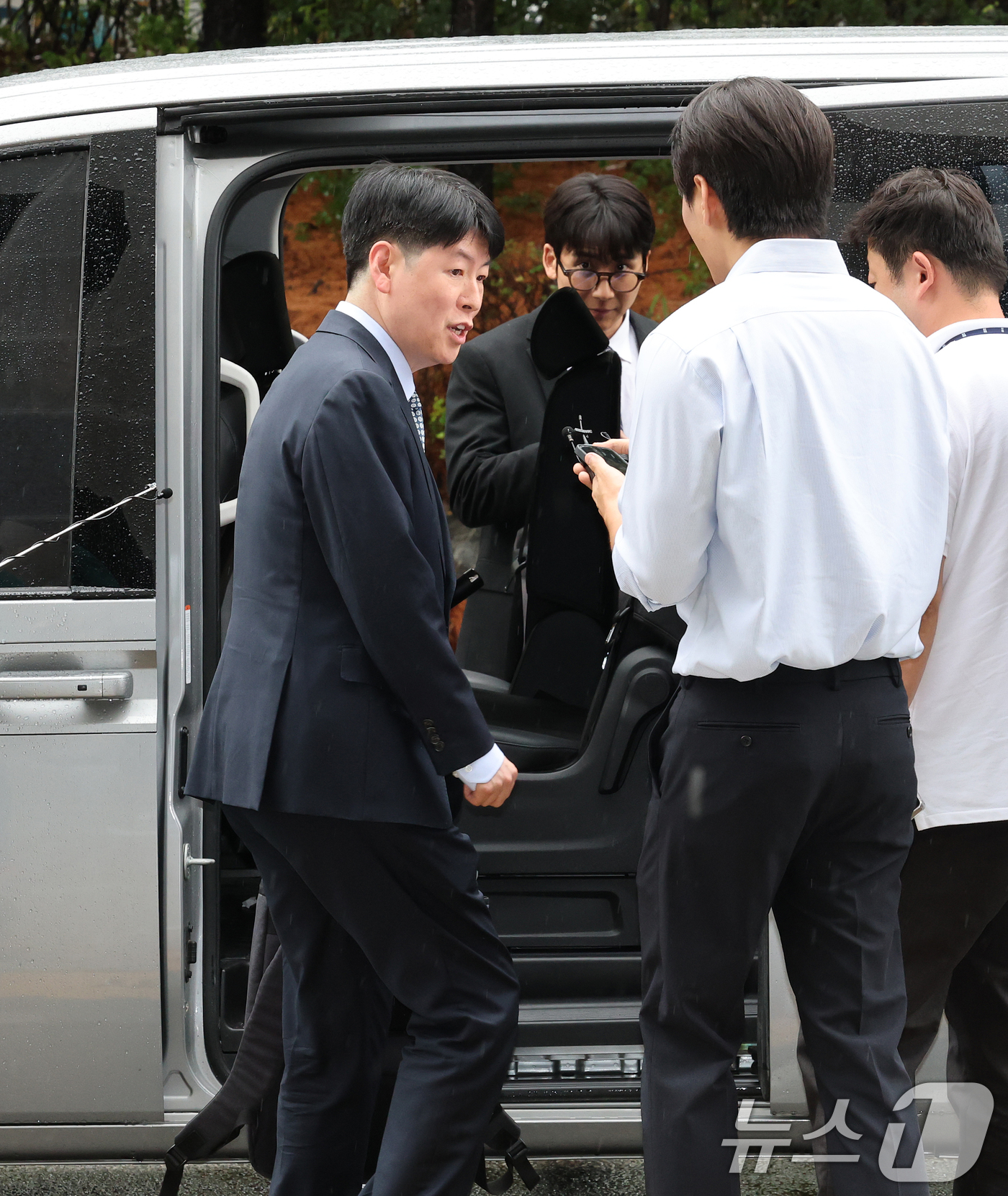 (서울=뉴스1) 오대일 기자 = 내란 특검팀 수사팀장인 장준호 성남지청장이 9일 오후 서울 서초구 대법원 대심판정에서 열린 윤석열 전 대통령의 고위공직자범죄수사처(공수처) 체포방해 …