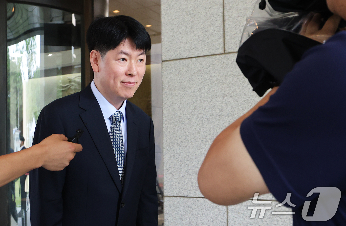 (서울=뉴스1) 오대일 기자 = 내란 특검팀 수사팀장인 장준호 성남지청장이 9일 오후 서울 서초구 대법원 대심판정에서 열린 윤석열 전 대통령의 고위공직자범죄수사처(공수처) 체포방해 …