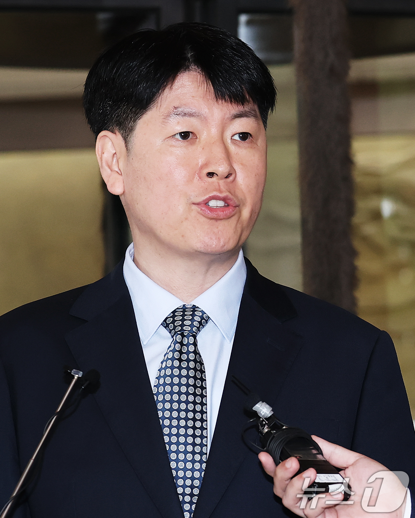 (서울=뉴스1) 오대일 기자 = 내란 특검팀 수사팀장인 장준호 성남지청장이 9일 오후 서울 서초구 대법원 대심판정에서 열린 윤석열 전 대통령의 고위공직자범죄수사처(공수처) 체포방해 …