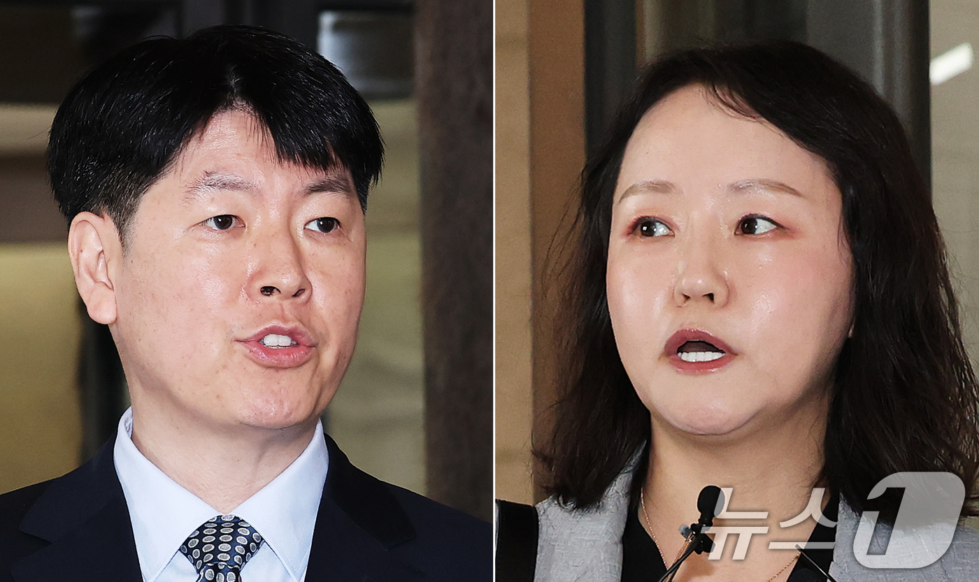 (서울=뉴스1) 오대일 기자 = 내란 특검팀 수사팀장인 장준호 성남지청장(왼쪽)과 윤석열 전 대통령 측 법률대리인단 유정화 변호사가 9일 오후 서울 서초구 대법원 대심판정에서 열린 …