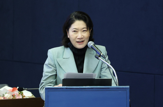 리서치의 날 축사하는 최샛별 한국사회학회 회장