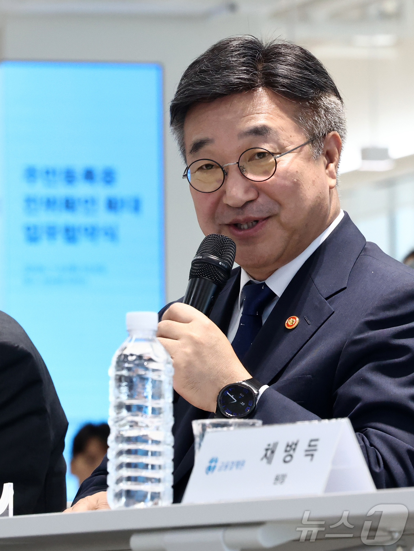 (서울=뉴스1) 최지환 기자 = 윤호중 행정안전부 장관이 9일 오후 서울 서초구 토스 신논현 사무실에서 열린 주민등록증 진위 확인 확대 업무협약식에서 발언하고 있다. 2026.7. …