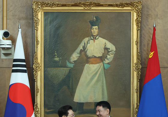 악수하는 한-몽골 정상
