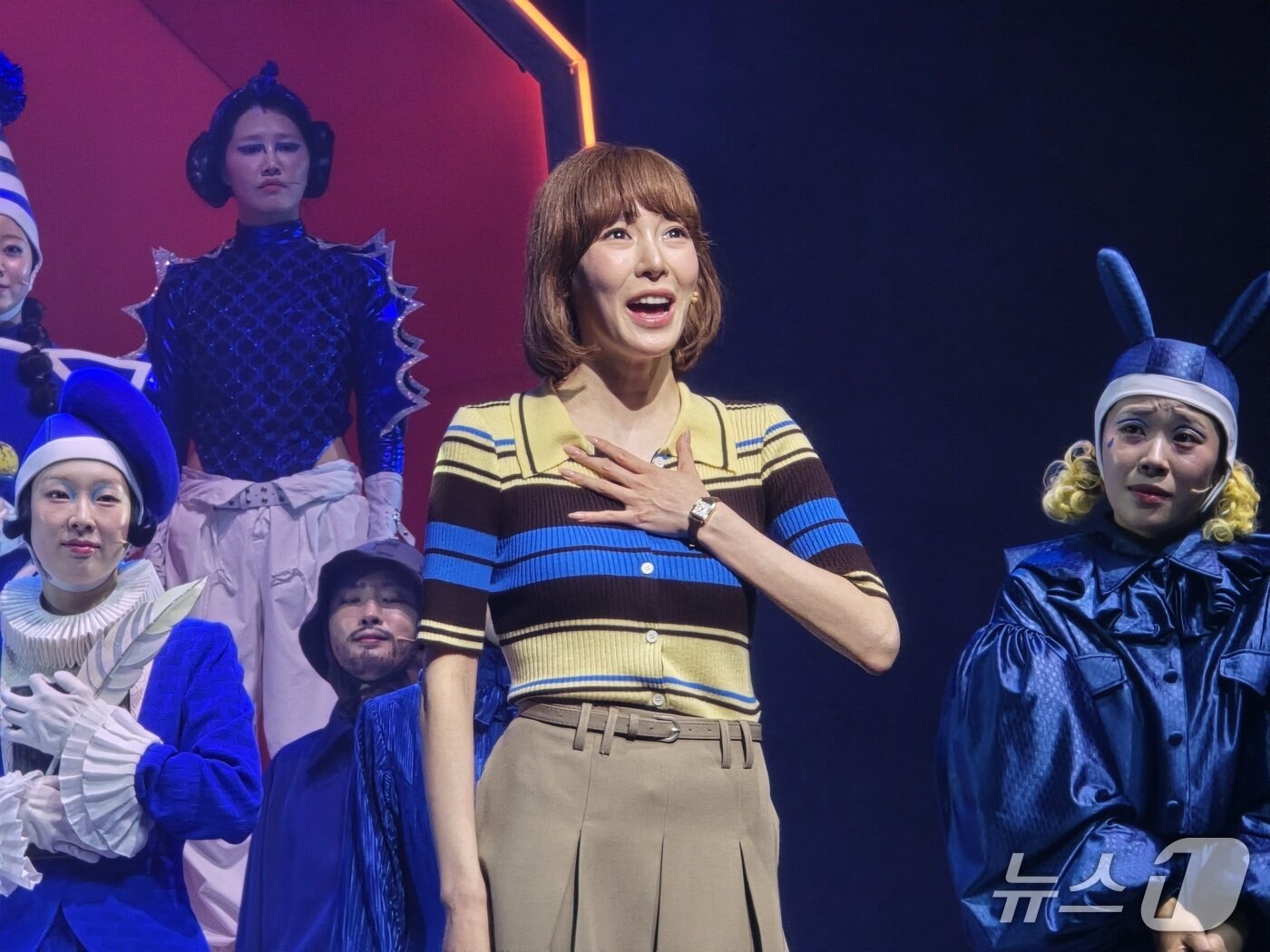 본문 이미지 - 9일 예술의전당 CJ토월극장에서 선보인 뮤지컬 '유미의 세포들' 프레스콜 시연 장면_티파니 영. ⓒ 뉴스1 김정한 기자