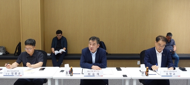 "외국인 근로자 있어야 공장 가동"…中企 "장기근속 대책 절실"