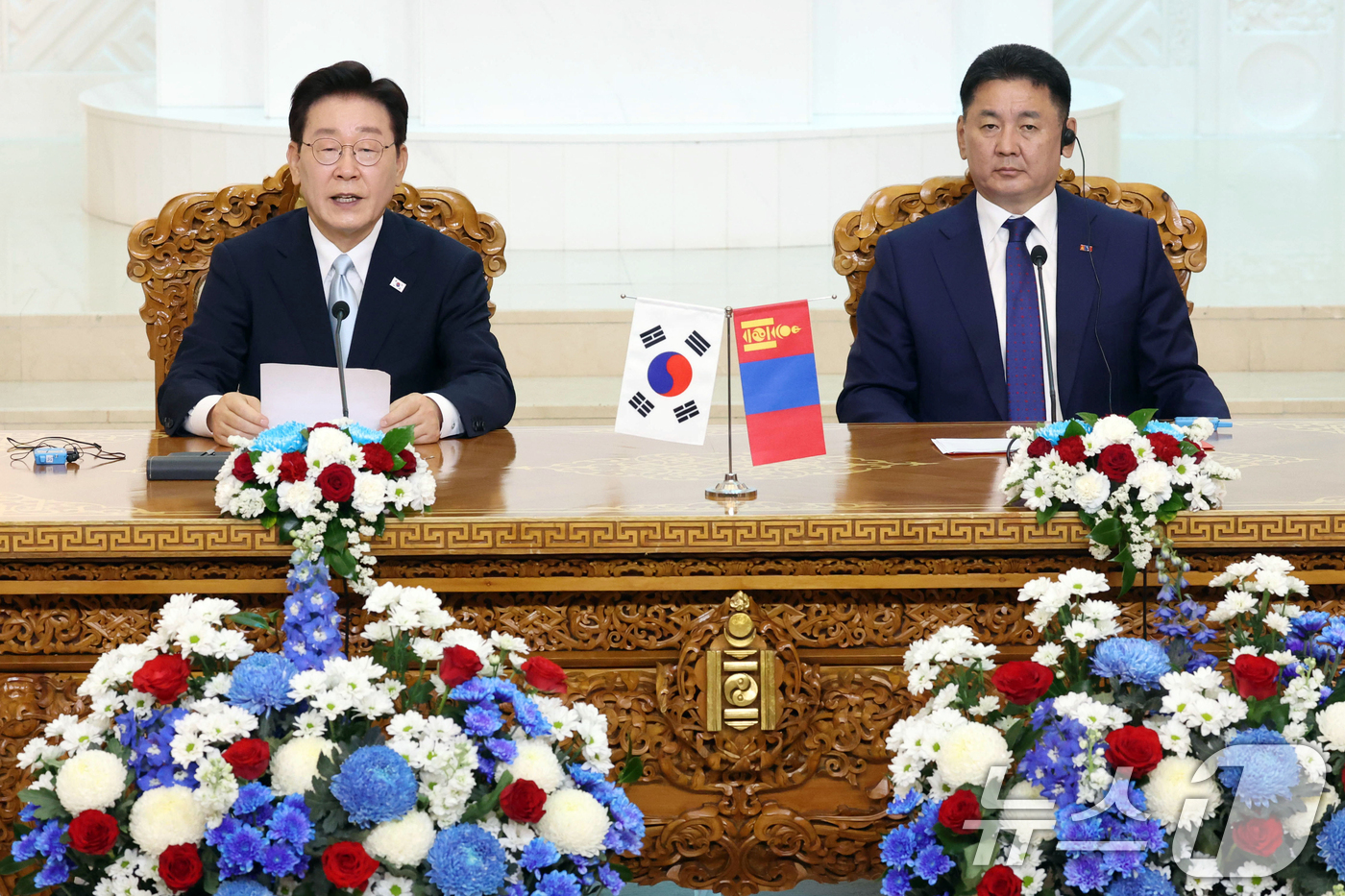 (울란바타르(몽골))=뉴스1) 이재명 기자 = 이재명 대통령과 오흐나 후렐수흐 몽골 대통령이 9일(현지시간) 몽골 울란바타르 정부청사에서 공동언론발표를 하고 있다. 2026.7.9 …