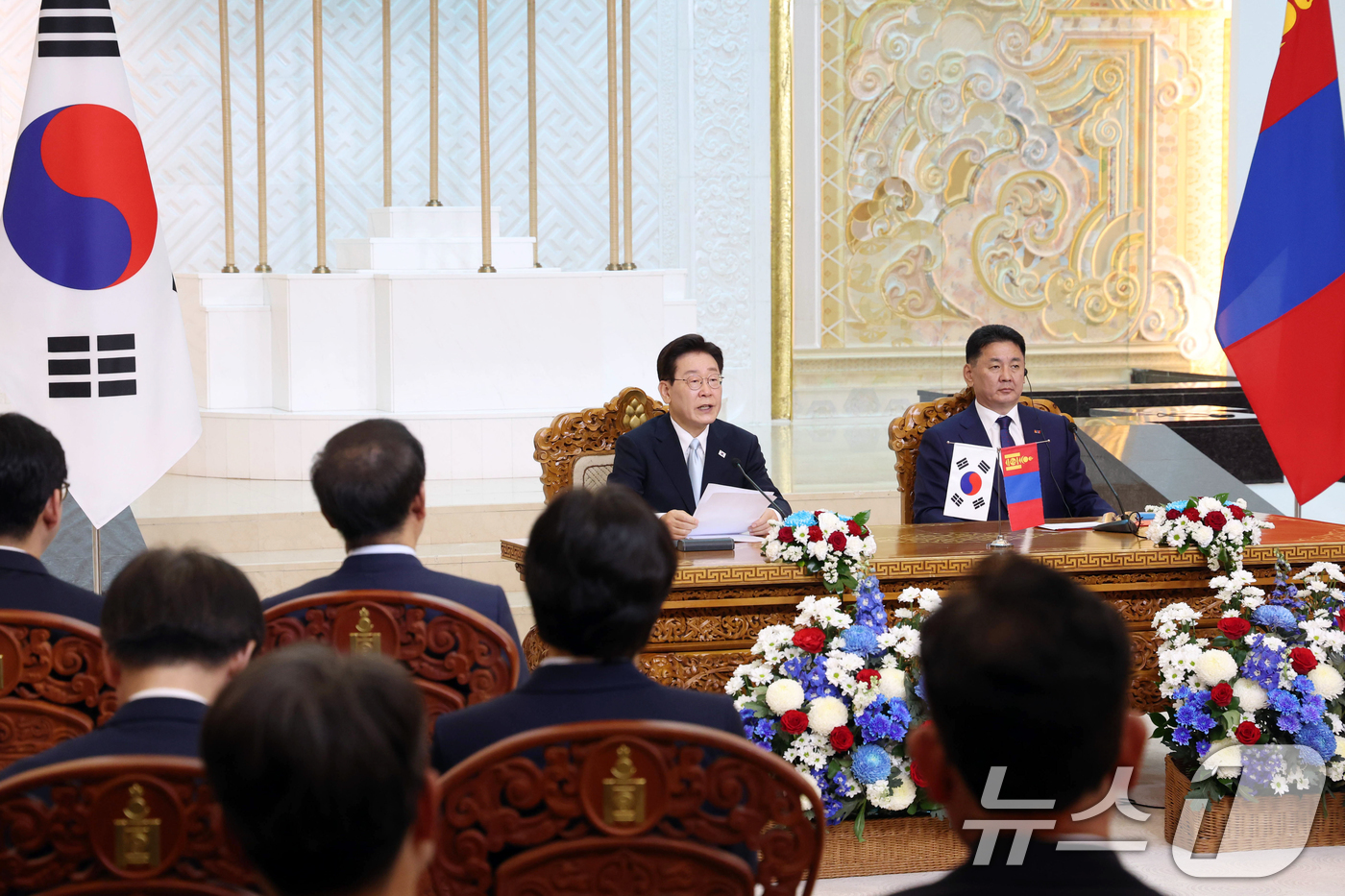 (울란바타르(몽골))=뉴스1) 이재명 기자 = 이재명 대통령과 오흐나 후렐수흐 몽골 대통령이 9일(현지시간) 몽골 울란바타르 정부청사에서 공동언론발표를 하고 있다. 2026.7.9 …