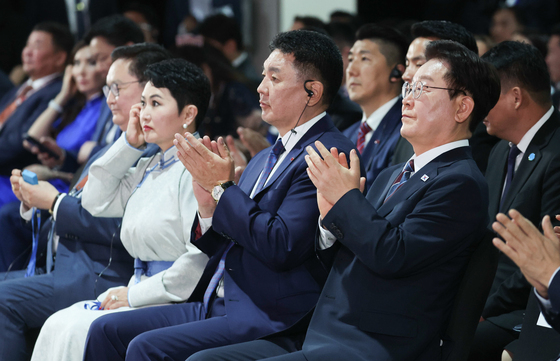 박수 치는 한-몽골 정상