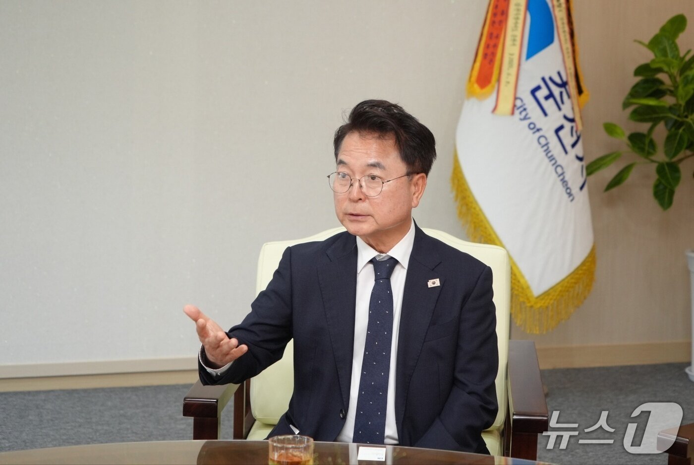 본문 이미지 - 육동한 춘천시장.(춘천시 제공, 재판매 및 DB금지)  