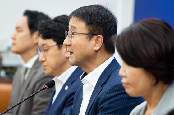 발언하는 한병도