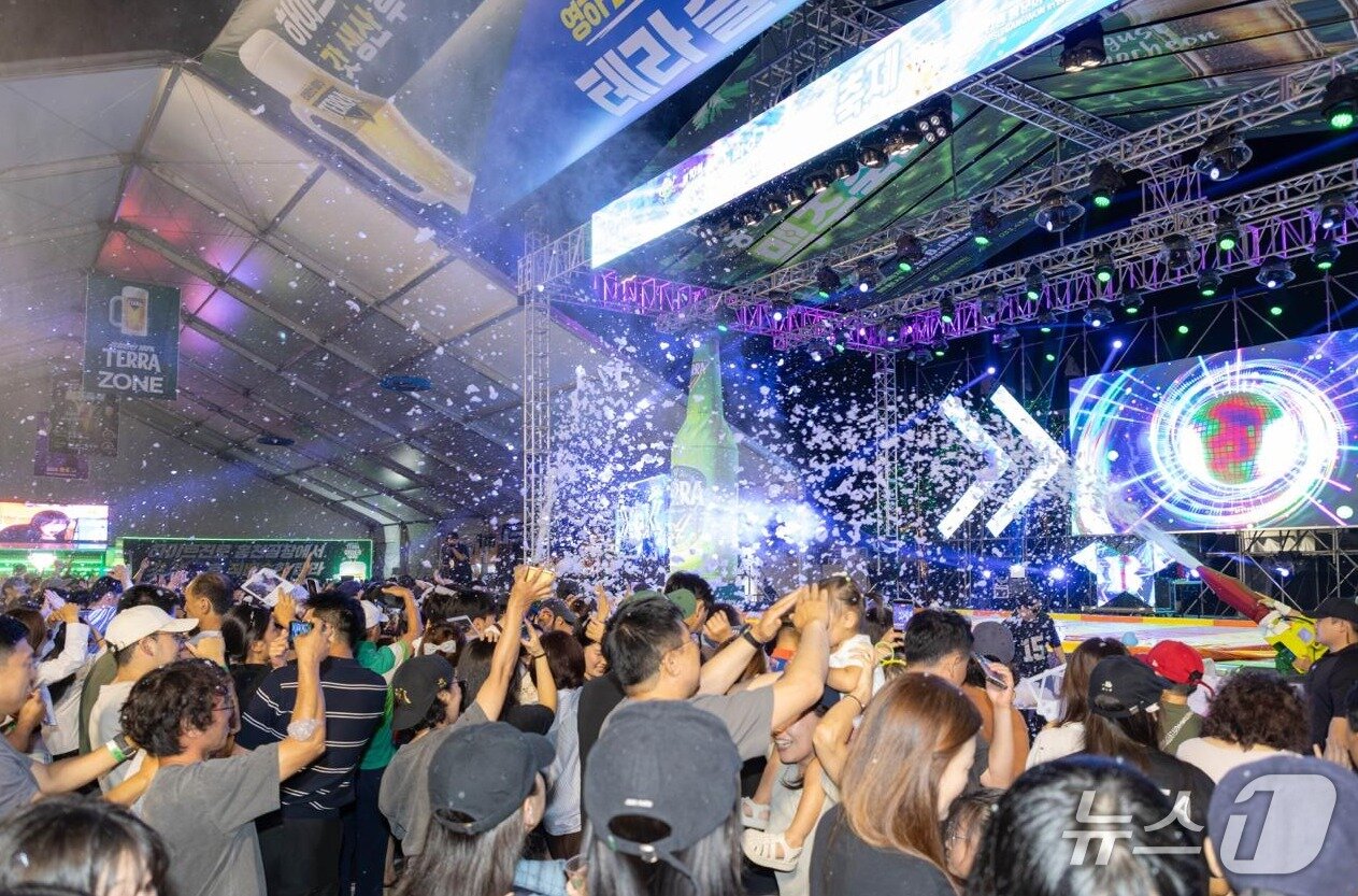 본문 이미지 - 제10회 홍천강 별빛음악 맥주축제.(홍천군문화재단 제공. 재판매 및 DB금지)/뉴스1