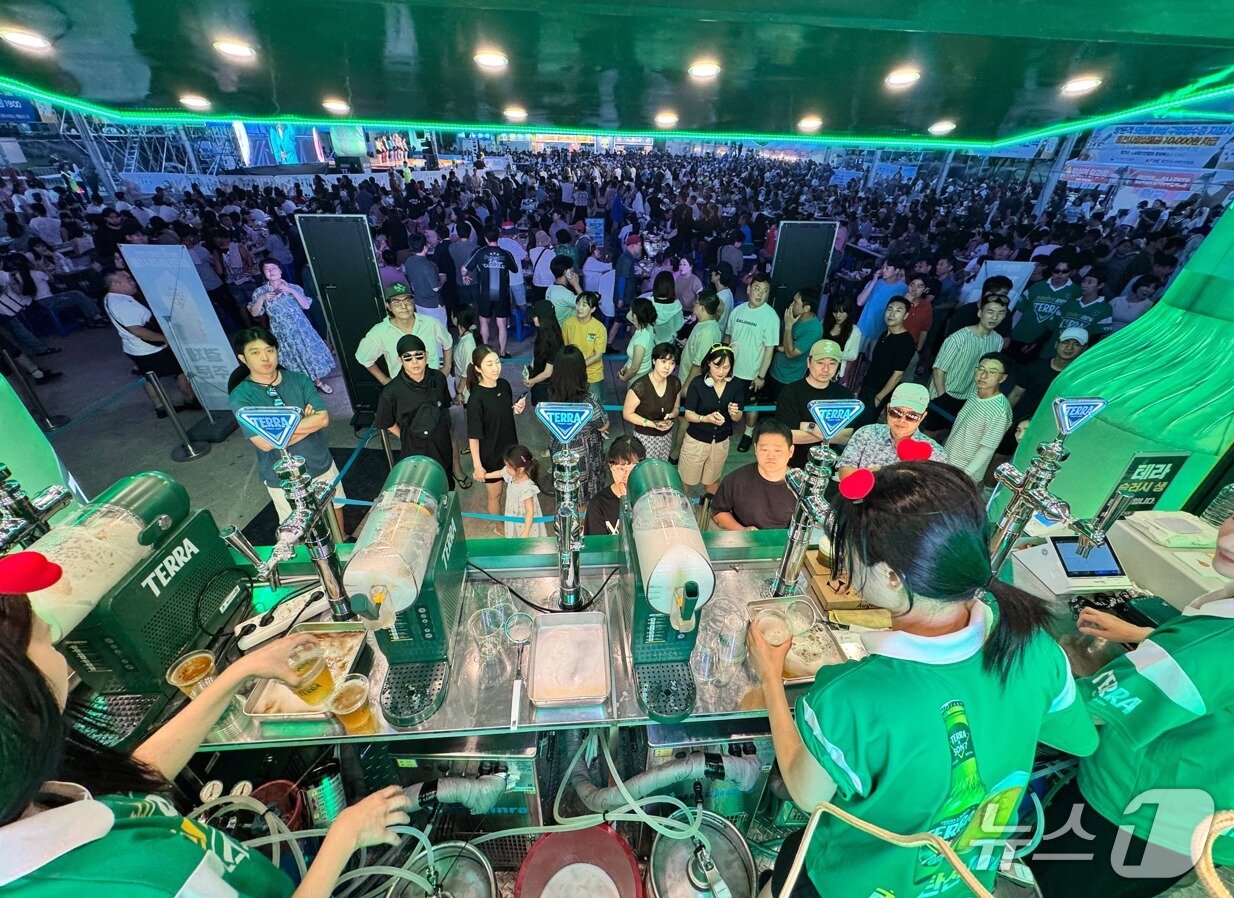 본문 이미지 - 제10회 홍천강 별빛음악 맥주축제.(홍천군문화재단 제공. 재판매 및 DB금지)/뉴스1