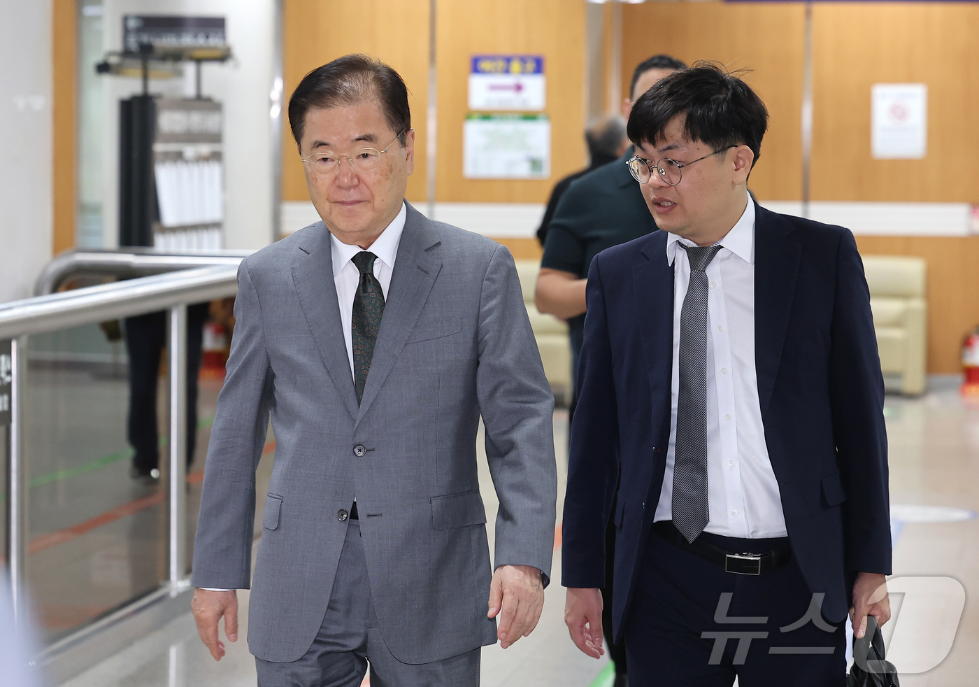 (서울=뉴스1) 김성진 기자 = 정의용 전 국가안보실장이 10일 서울 서초구 서울중앙지방법원에서 열린 '사드 군사비밀 누설 의혹' 관련 15차 공판에 출석하고 있다.  2026.8 …