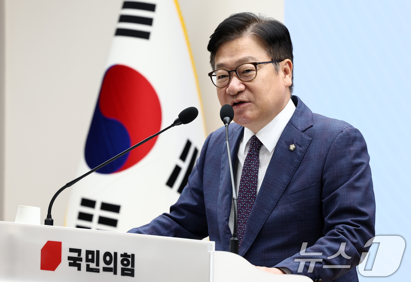 (서울=뉴스1) 최지환 기자 = 정점식 국민의힘 원내대표가 10일 오전 서울 영등포구 국민의힘 중앙당사에서 열린 국민의힘 여성, 청년 당원교육 '2030 미래 의제 연구소' 개회식 …