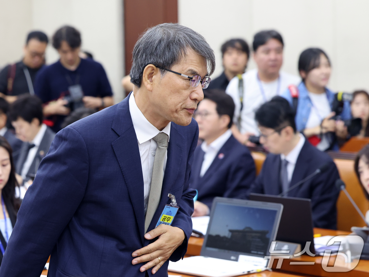 (서울=뉴스1) 황기선 기자 = 노태악 전 중앙선거관리위원장이 10일 오전 서울 여의도 국회에서 열린 제9회 전국동시 지방선거 투표용지 부족사태 등 국민참정권 침해 진상규명 및 선 …