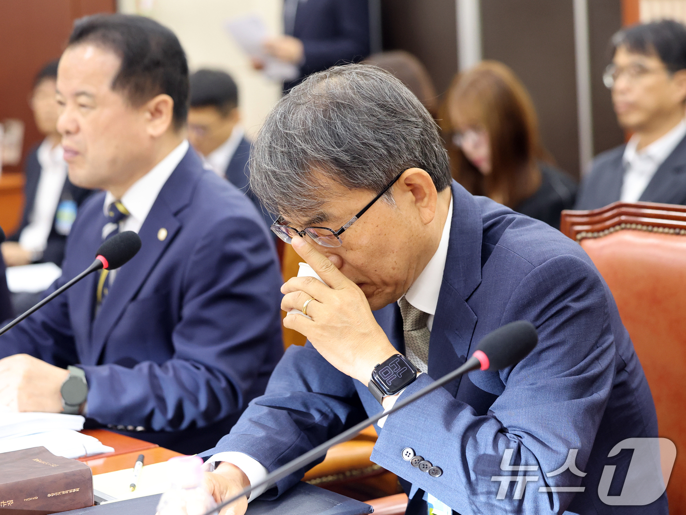 (서울=뉴스1) 황기선 기자 = 노태악 전 중앙선거관리위원장이 10일 오전 서울 여의도 국회에서 열린 제9회 전국동시 지방선거 투표용지 부족사태 등 국민참정권 침해 진상규명 및 선 …