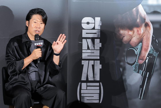 유해진 '암살자(들)'로 돌아온 천만배우